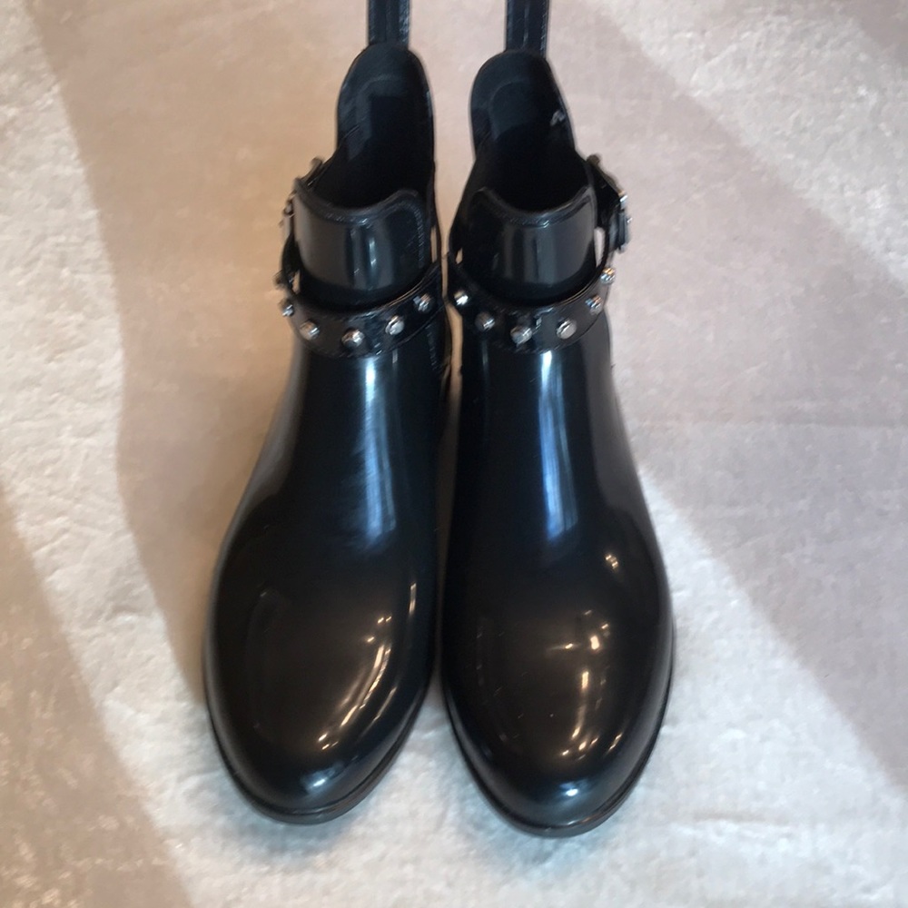 Classy rain boots size 7